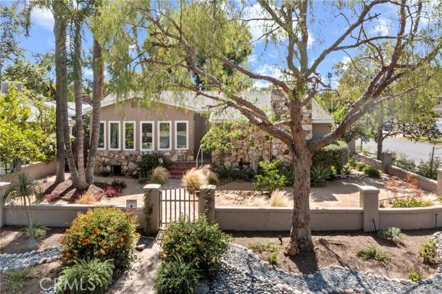 4855 Arcola Avenue, Toluca Lake, CA 91601
