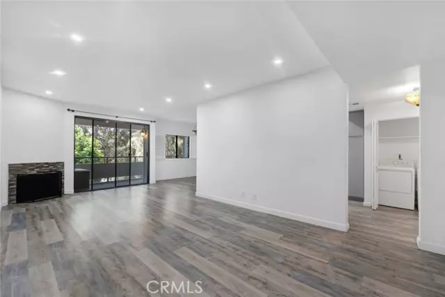 Sherman Oaks, CA 91423,13331 Moorpark Street