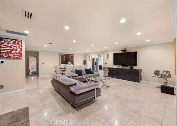 Northridge, CA 91325,17424 Hemmingway Street