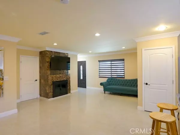 Northridge, CA 91325,17430 Hemmingway Street