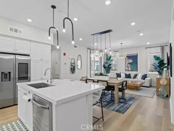 Valencia, CA 91381,27209 Cranmore Way