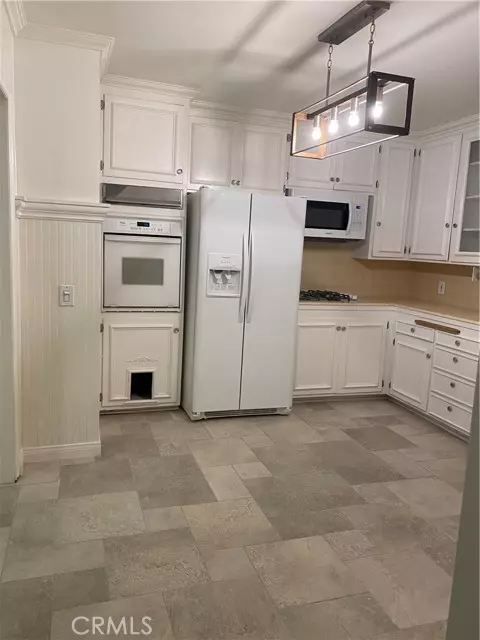 Burbank, CA 91501,418 East Harvard Road