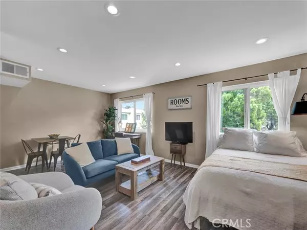 11813 Runnymede Street, North Hollywood, CA 91605