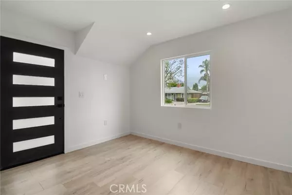 7844 Lasaine, Northridge, CA 91325