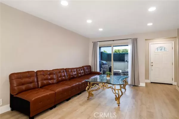 Chatsworth, CA 91311,10159 De Soto Avenue