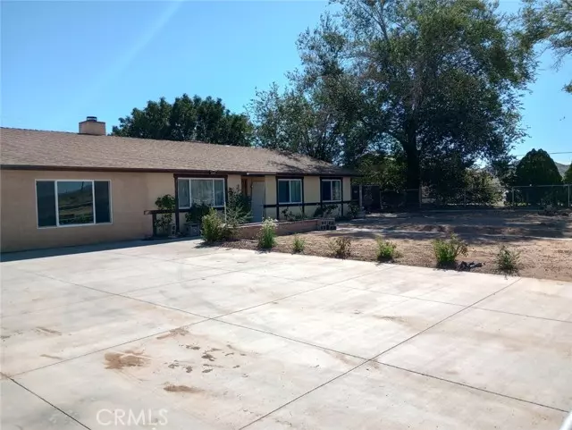 21795 Waalew Road, Apple Valley, CA 92307