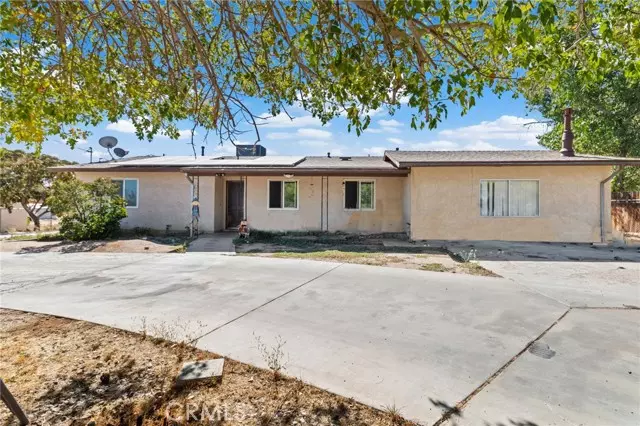 15063 Mauna Loa St, Hesperia, CA 92345