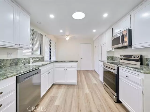 42206 Village 42, Camarillo, CA 93012