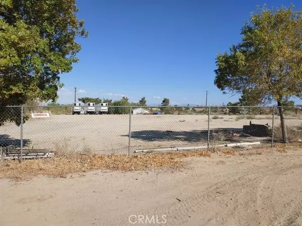 4175 Warbler Road, Phelan, CA 92371