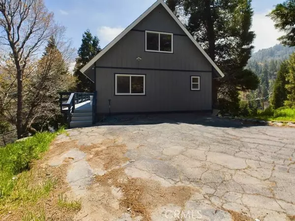 819 Bergschrund Drive, Crestline, CA 92325