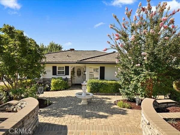 560 West Leadora Avenue, Glendora, CA 91741