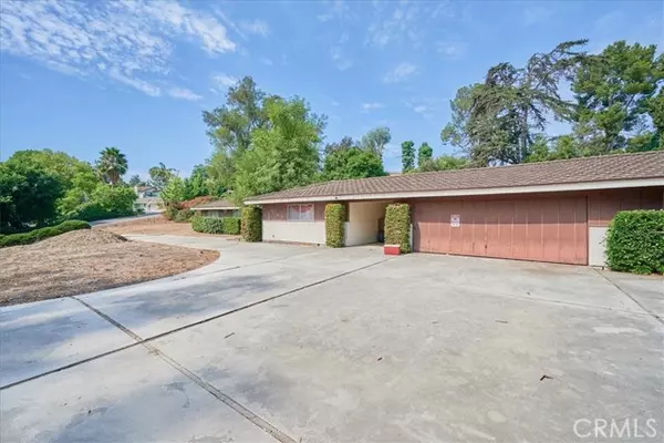 Fullerton, CA 92835,3209 Lakeknoll Drive