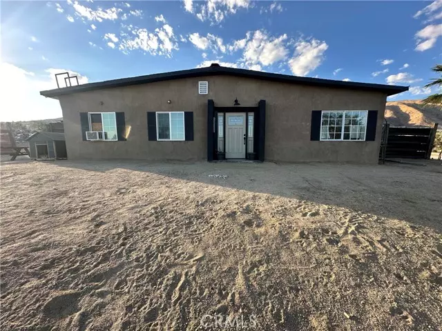 9471 Flora Vista Road, Apple Valley, CA 92308