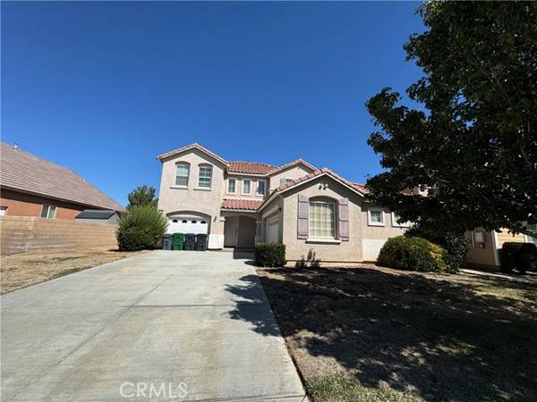 5717 Vahan Court, Lancaster, CA 93536