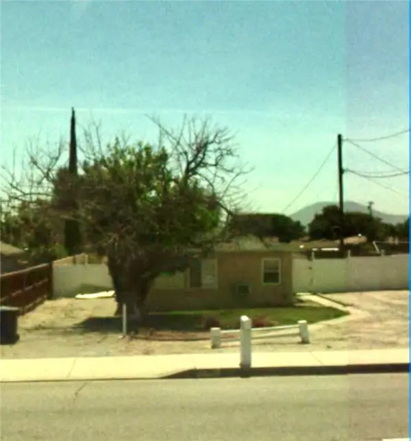 Fontana, CA 92335,17397 Merrill Avenue