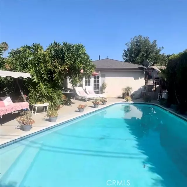 Winnetka, CA 91306,8513 Corbin Avenue