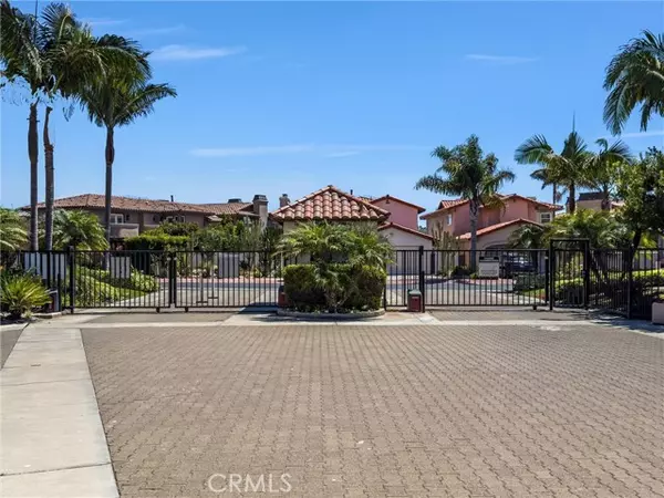 Huntington Beach, CA 92649,16476 Bordeaux Lane