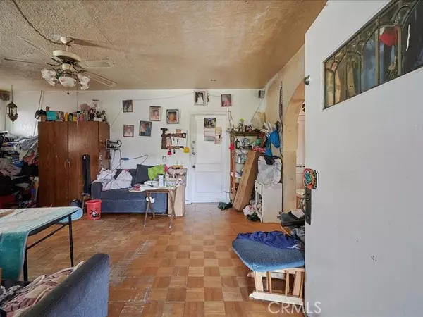 Los Angeles, CA 90037,4162 South Budlong Avenue