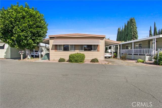 30 Via Media, Tustin, CA 92780