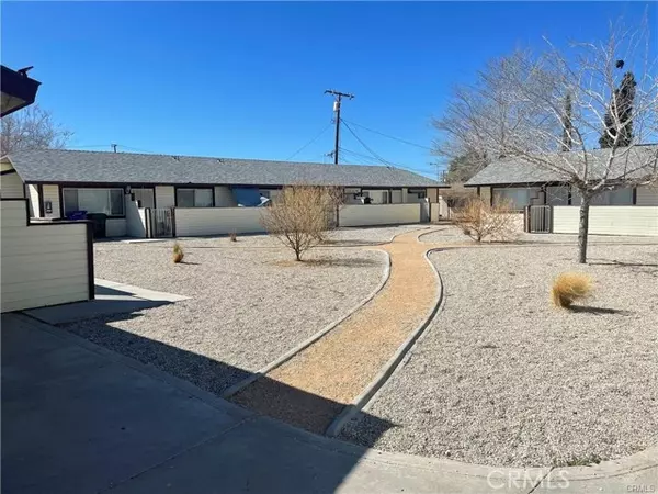 21601 Powhatan Road, Apple Valley, CA 92308