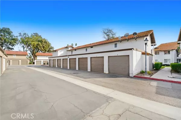 Ontario, CA 91761,3703 Country Oaks