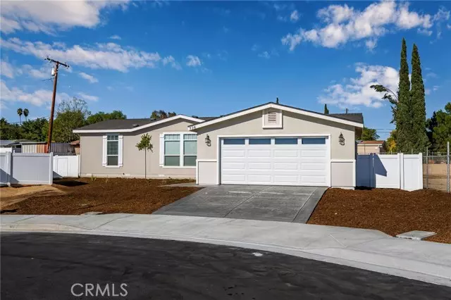 728 Larissa Court, Perris, CA 92570