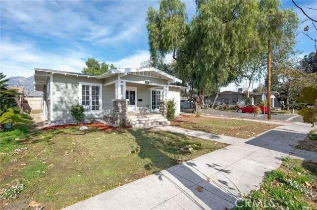 Upland, CA 91786,995 East Washington Boulevard