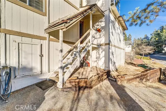 32490 Scandia Drive, Running Springs, CA 92382