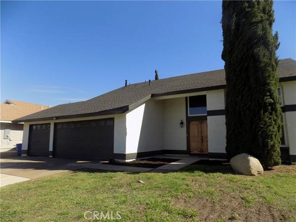 2427 North Teakwood Avenue, Rialto, CA 92377