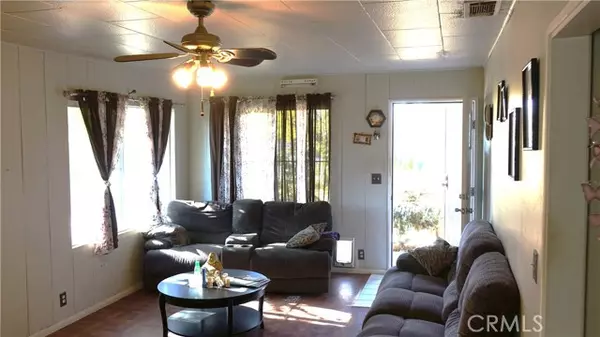 642 North Santa Fe Street, Hemet, CA 92543