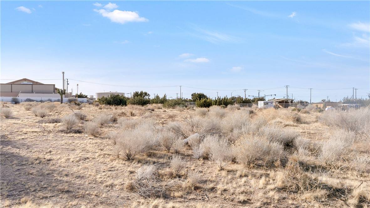 Phelan, CA 92371,9610 Mescalero Road