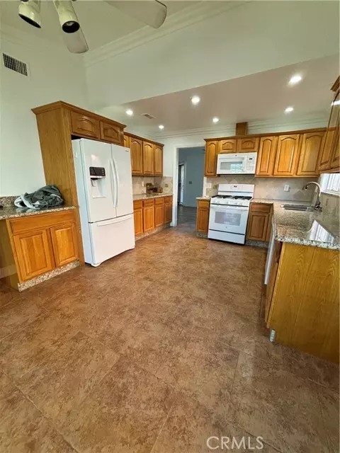 Fontana, CA 92335,9381 Sultana Avenue