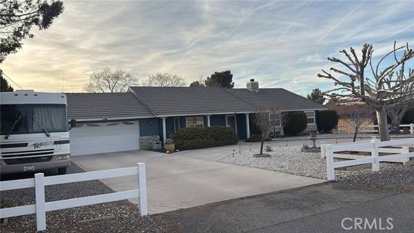 7974 Oxford Avenue, Hesperia, CA 92345