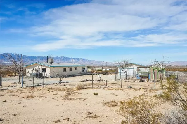 11330 Lakeview Avenue, Lucerne Valley, CA 92356