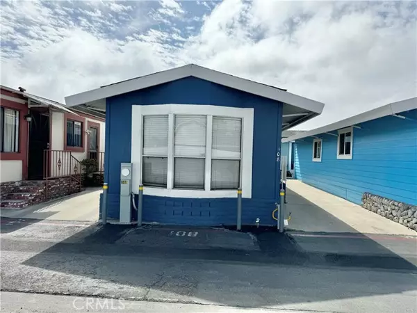 327 West Wilson Street, Costa Mesa, CA 92627