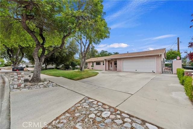 Upland, CA 91786,1327 Grove Avenue