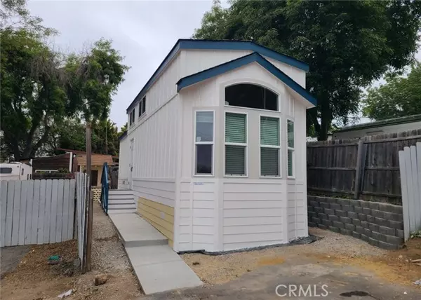 1045 East Vista Way, Vista, CA 92084