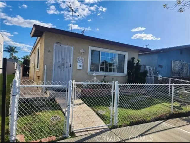 Commerce, CA 90040,2206 Cowlin Avenue