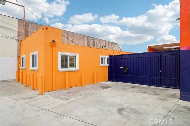 South Gate, CA 90280,10240 Atlantic Avenue