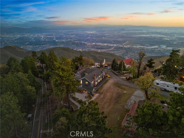 1015 Summit Drive, Crestline, CA 92325