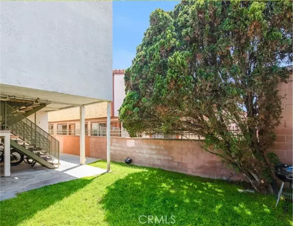 Hawthorne, CA 90250,11943 Grevillea Avenue