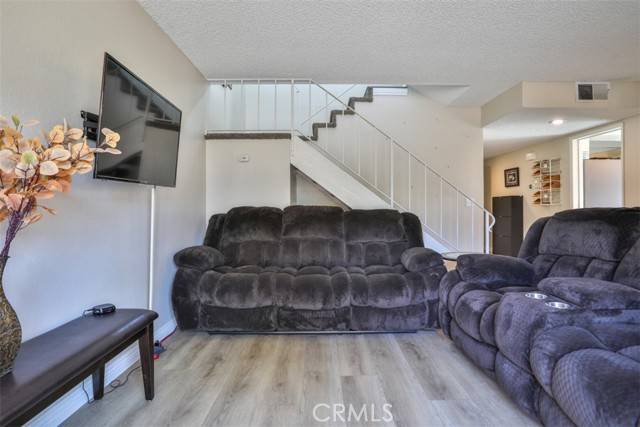 137 Oak Forest Circle, Glendora, CA 91741