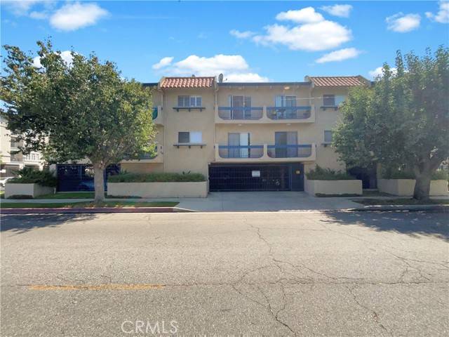 14560 Clark Street, Sherman Oaks, CA 91411