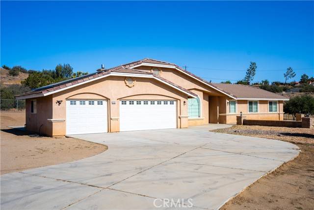 7122 Aster Road, Oak Hills, CA 92344