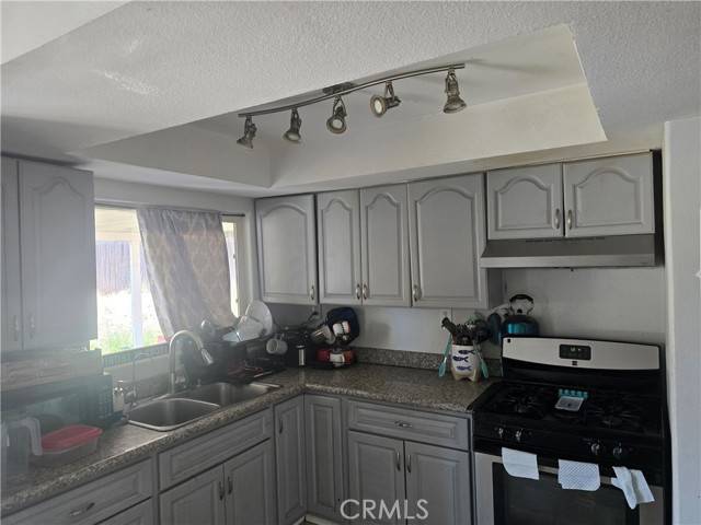 Fontana, CA 92336,7702 Newport Court