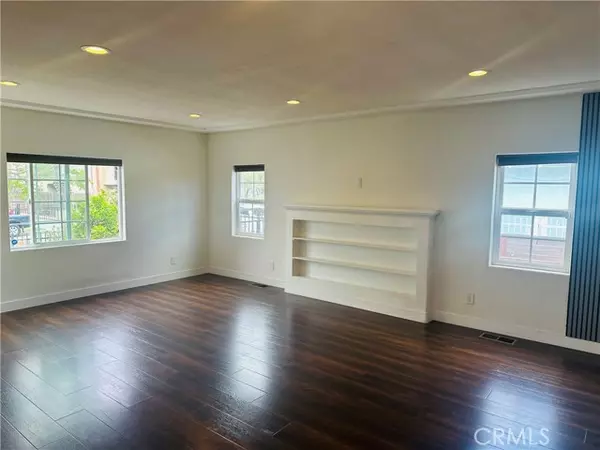Long Beach, CA 90806,1178 East 21st Street