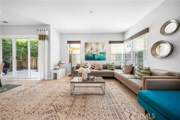 Irvine, CA 92618,814 Beacon