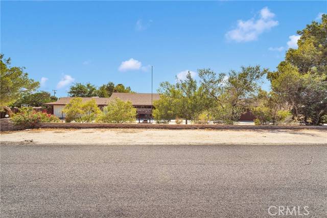 19215 Hupa Road, Apple Valley, CA 92307
