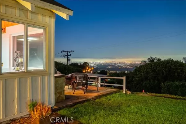 Rancho Palos Verdes, CA 90275,5 Toprail Lane