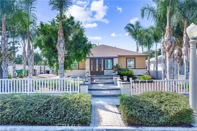 Corona, CA 92882,924 Wyval Avenue